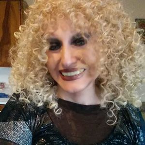 Meet your Posher, Lynda